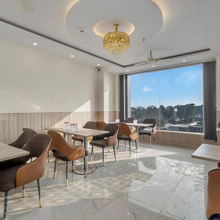 Hotel Sudarshan Ayodhya Экстерьер фото
