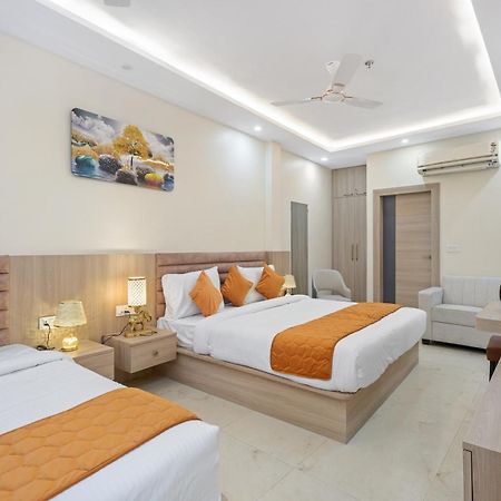 Hotel Sudarshan Ayodhya Экстерьер фото