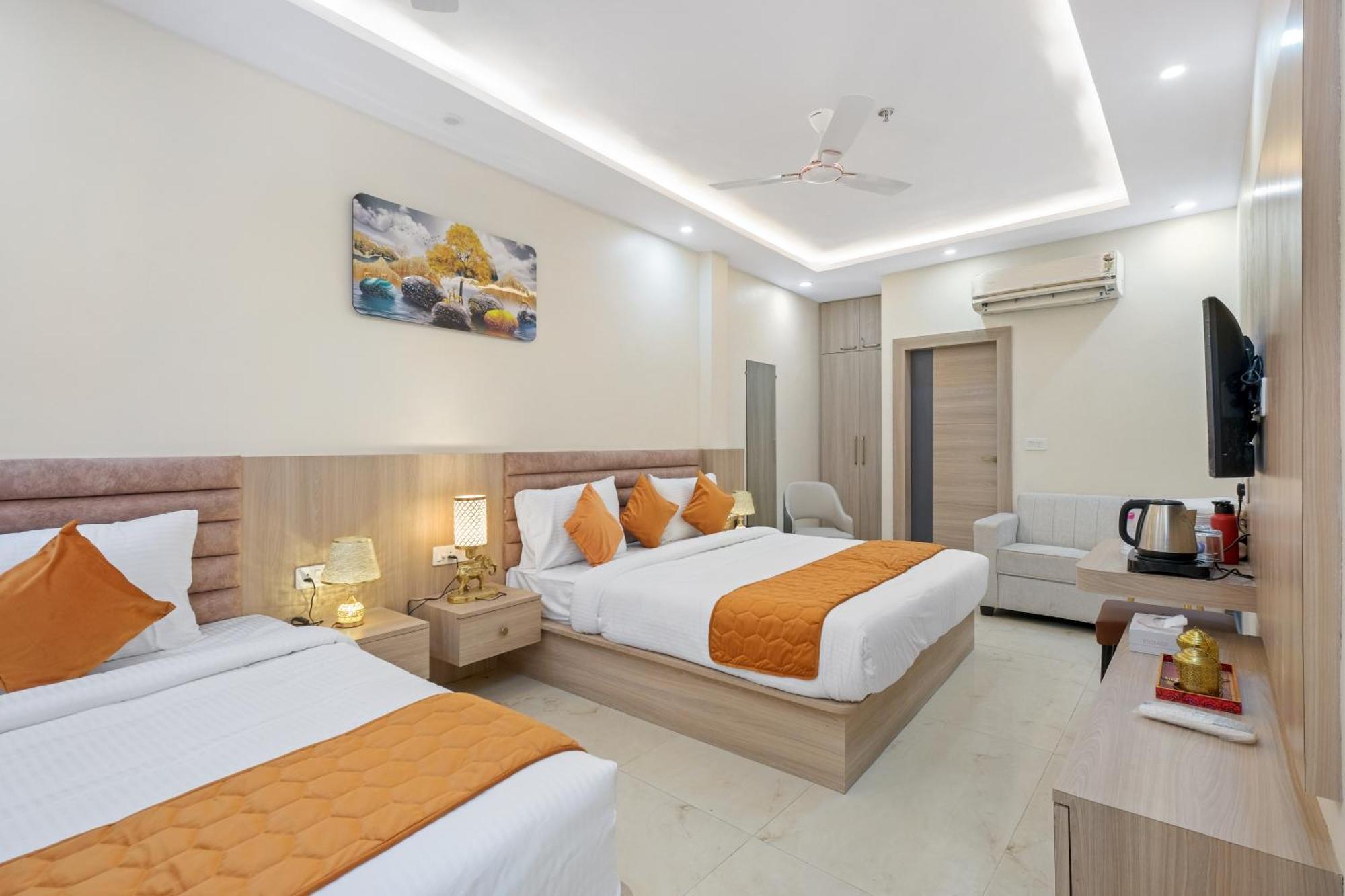 Hotel Sudarshan Ayodhya Экстерьер фото